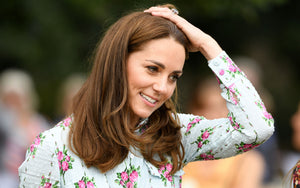 Kate Middleton Visits Mosque With Pakistani Dress & Headscarf Designed For Her