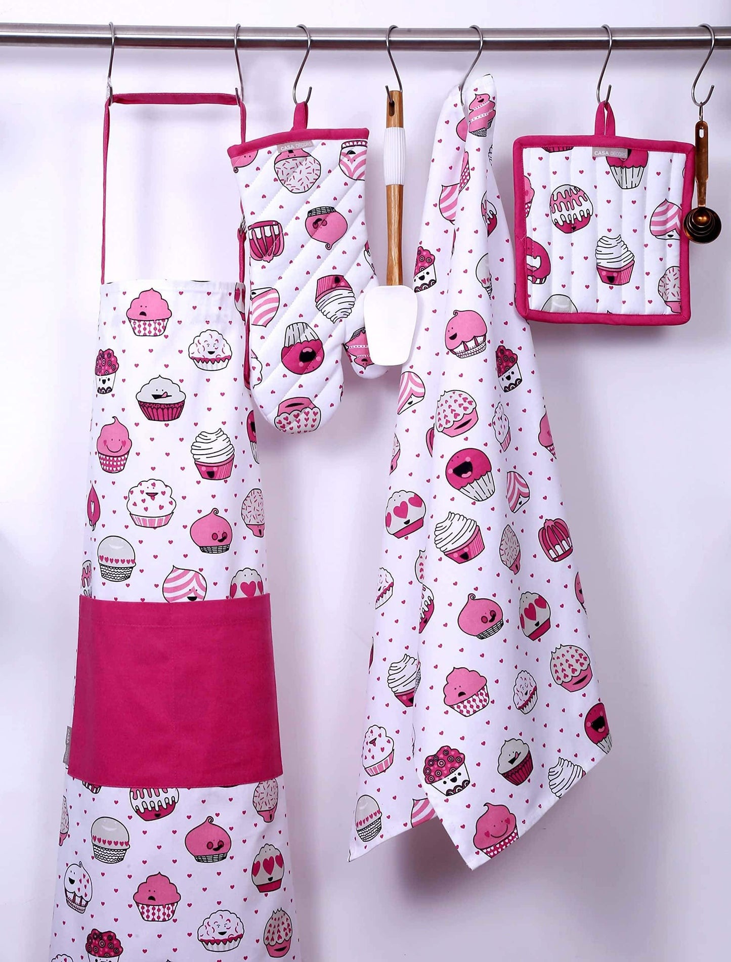 Related casa decors set of apron oven mitt pot holder pair of kitchen towels in a valentine cup cakes design made of 100 cotton eco friendly safe value pack and ideal gift set kitchen linen set